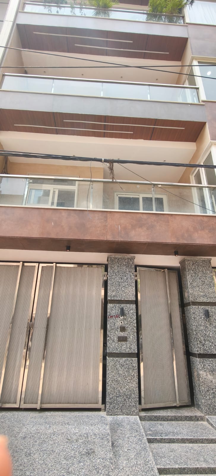 Ready to Move Property in Kewal Park with Parking